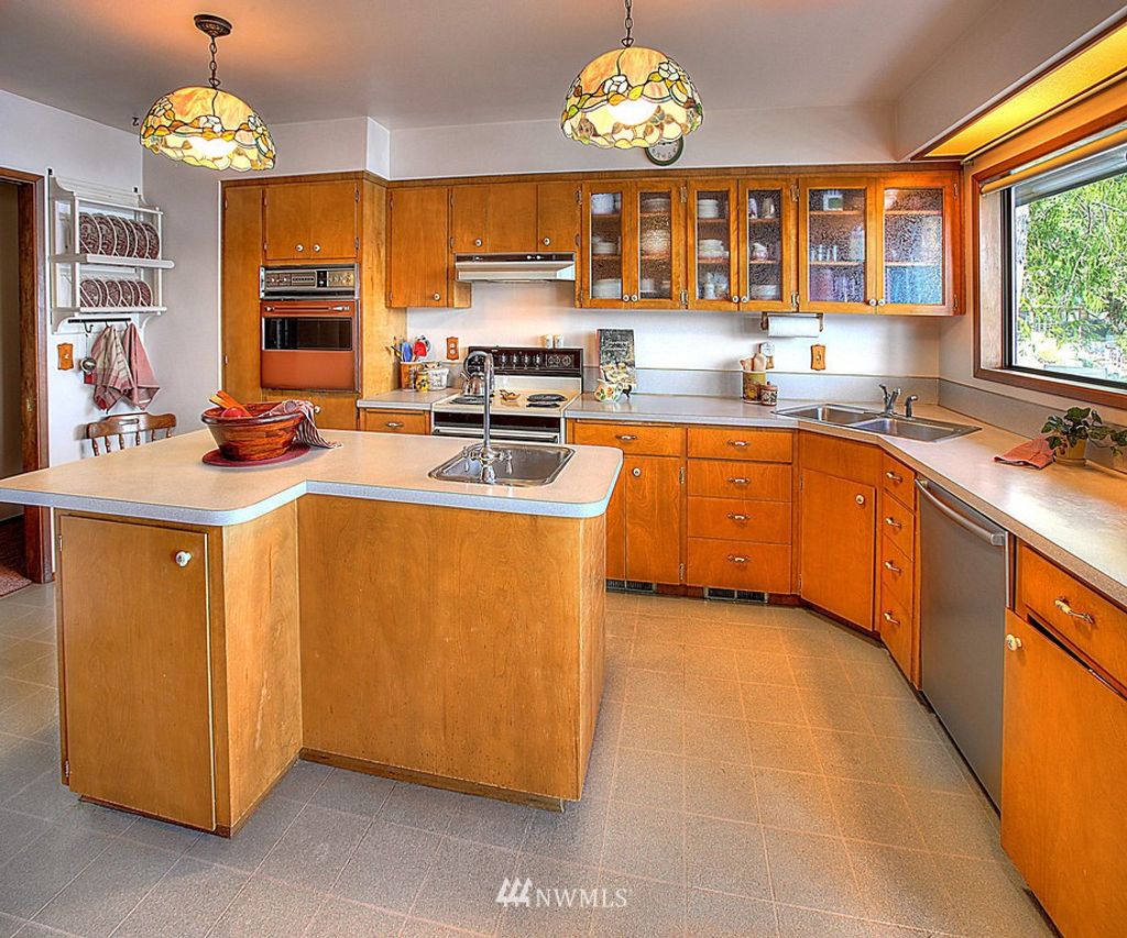 listing image 9369248653434353848