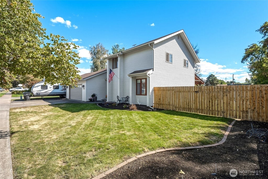 Photo of 1830 Whitman Street, Walla Walla, WA 99362 (MLS # 2582546)