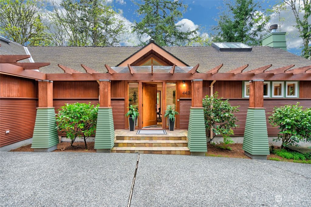 Photo of 4425 152nd Place SE, Bellevue, WA 98006 (MLS # 2060086)