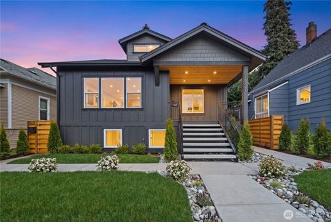 Photo of 5520 Brooklyn Avenue NE, Seattle, WA 98105 (MLS # 2528197)