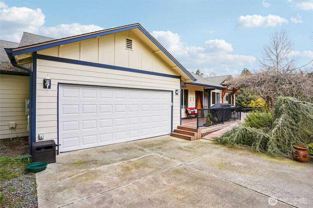 Photo of 9509 237th Street E, Graham, WA 98338 (MLS # 2484909)