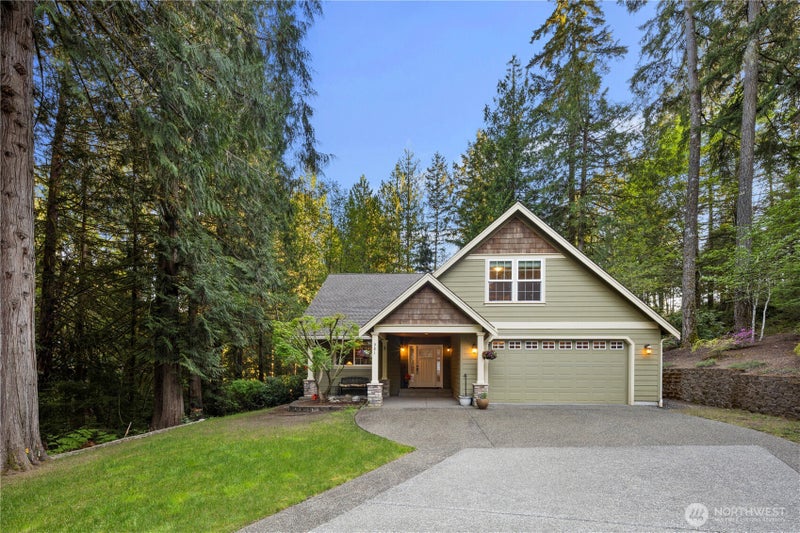 981 E Lakeshore Dr