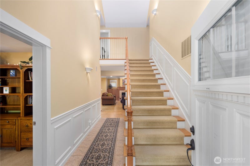 981 E Lakeshore Dr