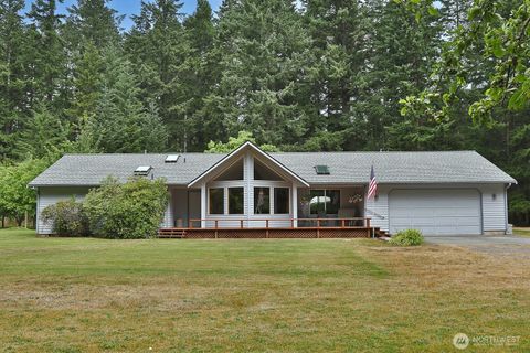 Photo of 464 Stillmeadow Road, Coupeville, WA 98239 (MLS # 2405433)