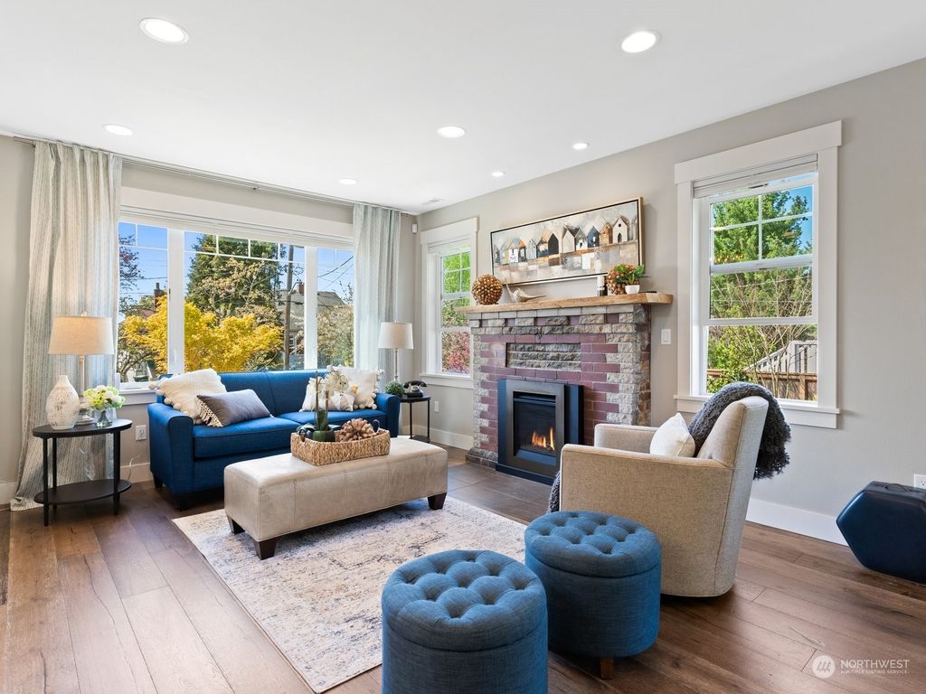 Photo of 8206 Meridian Avenue N, Seattle, WA 98103 (MLS # 2062631)