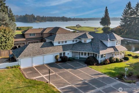 Photo of 20204 Island Parkway E, Lake Tapps, WA 98391 (MLS # 2439567)