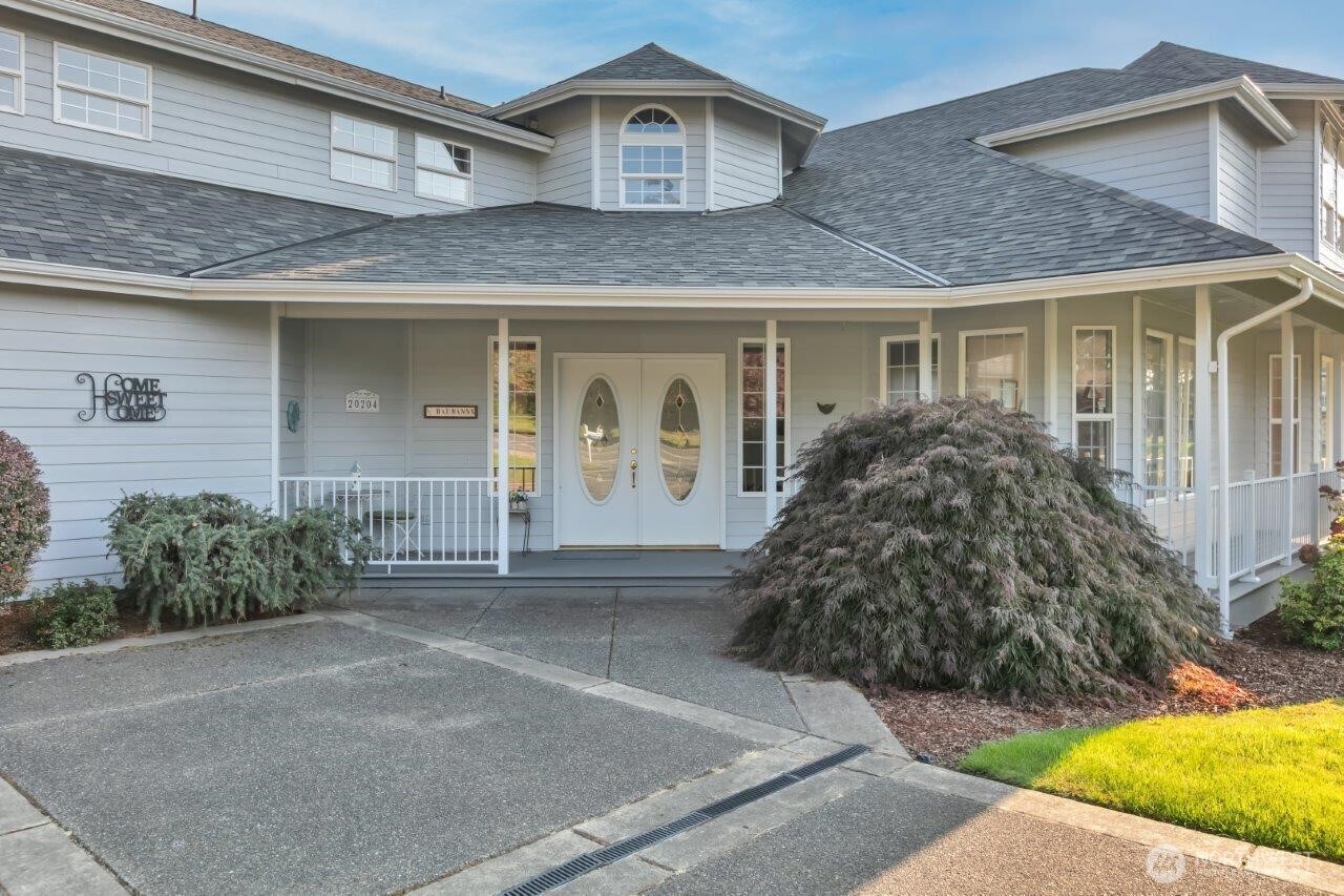 20204 Island Parkway E