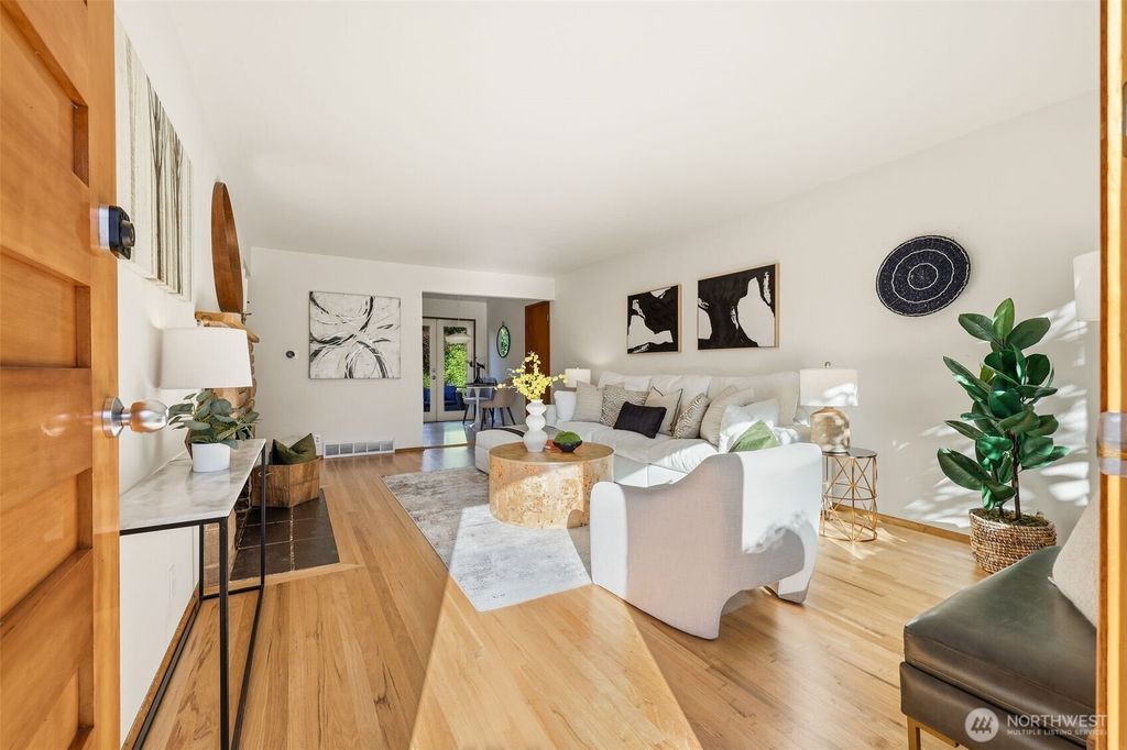 Photo of 4616 SW Hudson Street, Seattle, WA 98116 (MLS # 2481675)