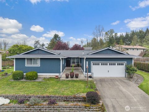 Photo of 914 S 30th Place, Renton, WA 98055 (MLS # 2512941)