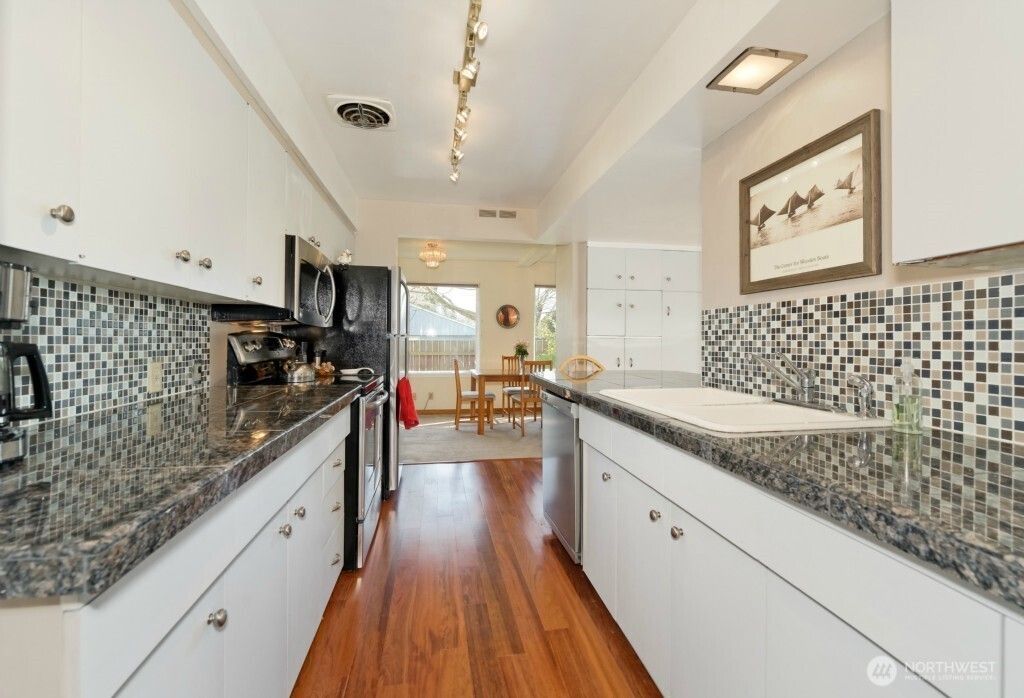 Photo of 10221 132nd Avenue NE, Kirkland, WA 98033 (MLS # 2458968)