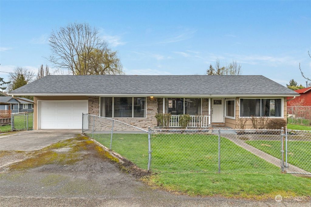 Photo of 713 1st Avenue S, Pacific, WA 98047 (MLS # 2203892)