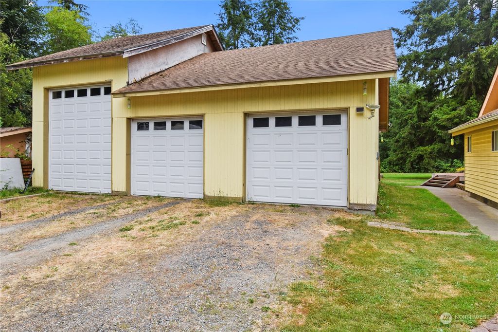 Photo of 703 200th Street NE, Arlington, WA 98223 (MLS # 2268772)
