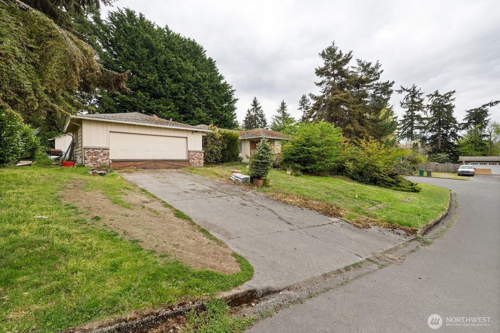 Photo of 31446 28th Place SW, Federal Way, WA 98023 (MLS # 2513354)