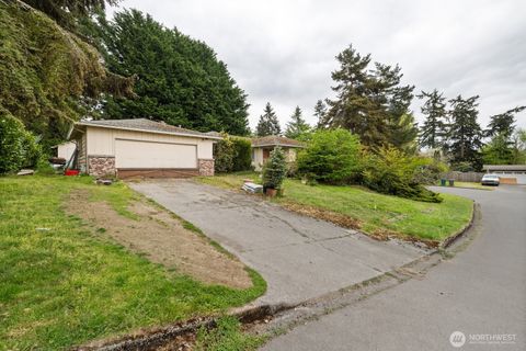 Photo of 31446 28th Place SW, Federal Way, WA 98023 (MLS # 2513354)