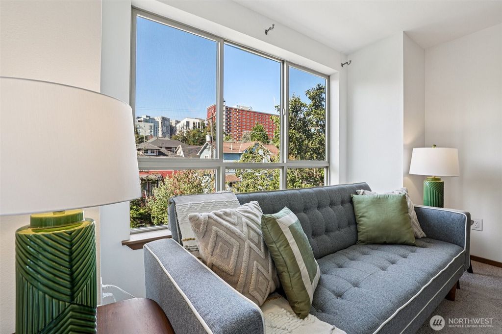 Photo of 412 11th Avenue #404, Seattle, WA 98122 (MLS # 2435373)