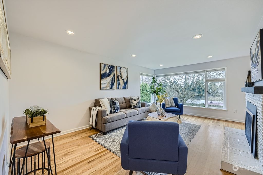 Photo of 8811 2nd Avenue NE, Seattle, WA 98115 (MLS # 2201781)