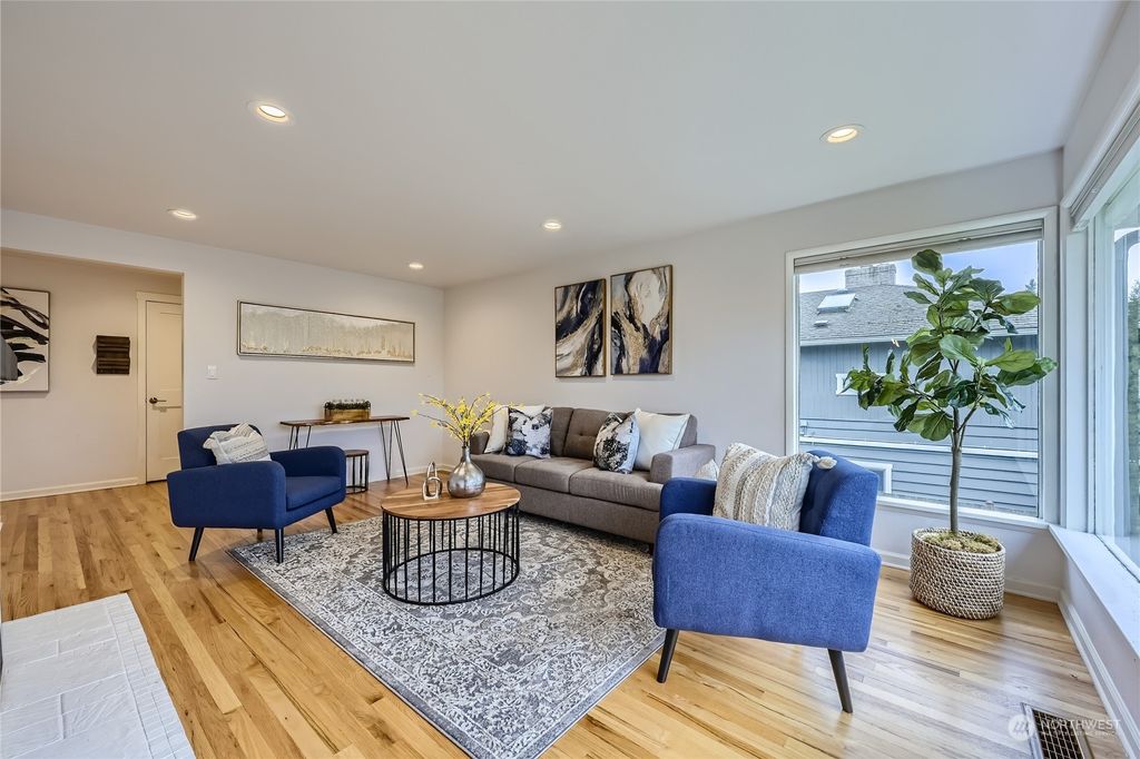 Photo of 8811 2nd Avenue NE, Seattle, WA 98115 (MLS # 2201781)