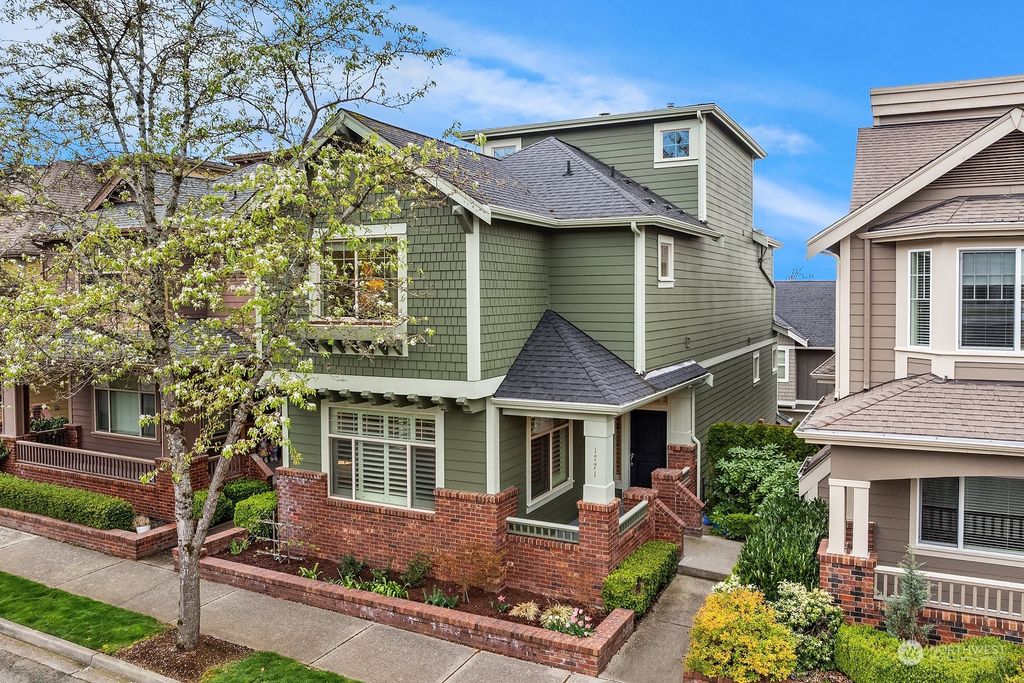 Photo of 1771 28th Avenue NE, Issaquah, WA 98029 (MLS # 2219159)