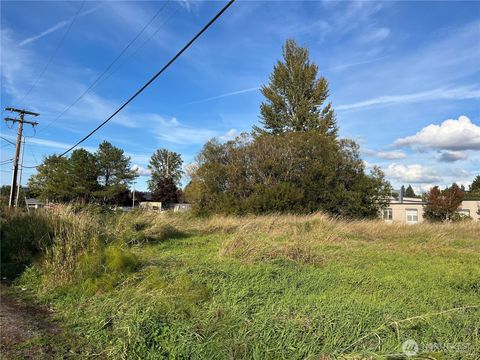 1215 9th Street SE Puyallup WA 98372