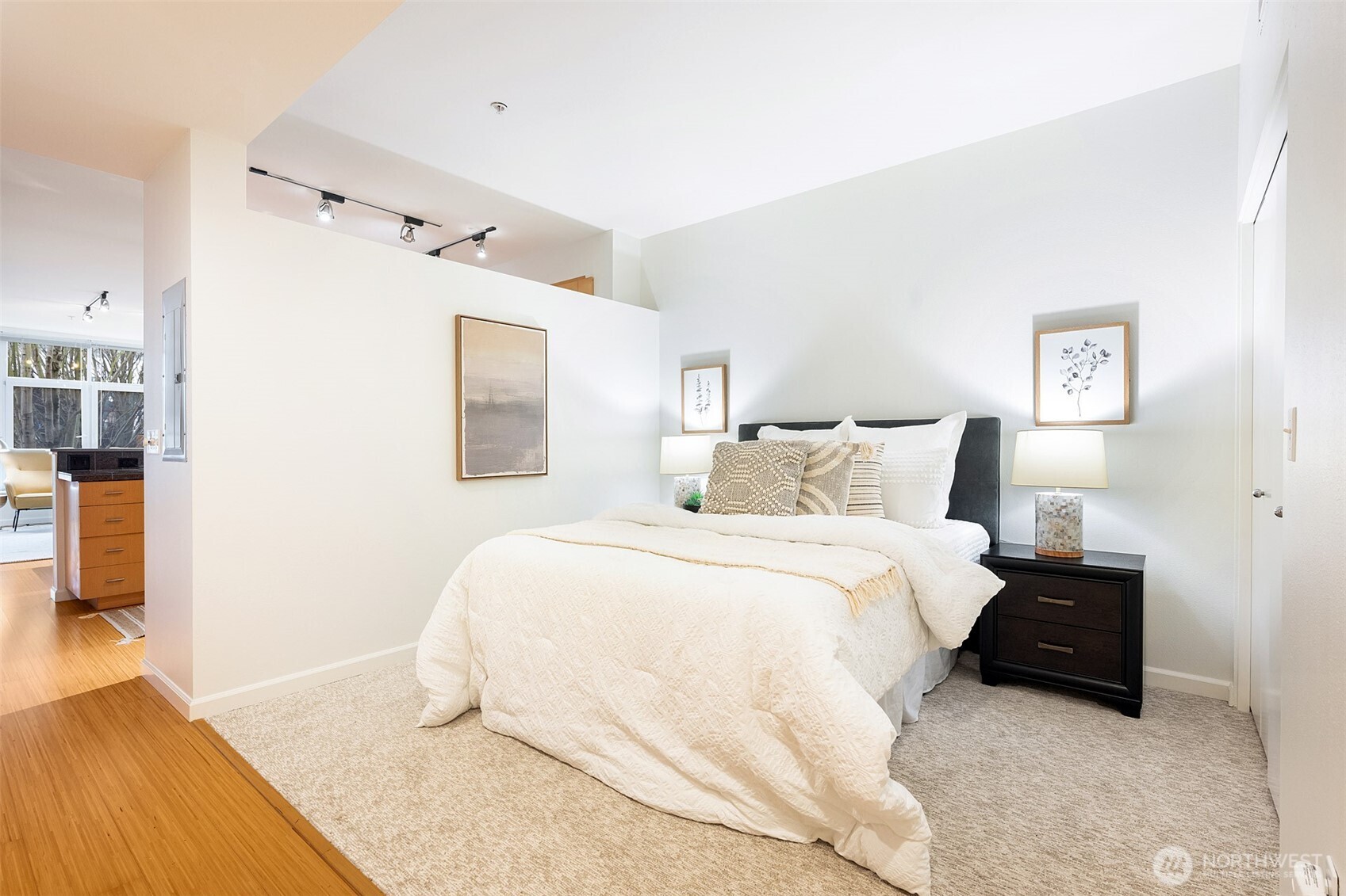 17 W Mercer Street 104