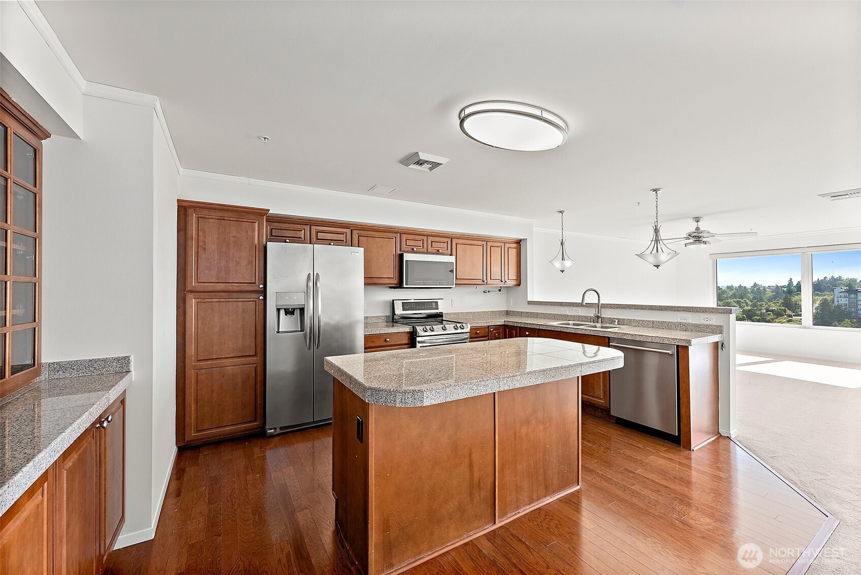 3201 Pacific Avenue 602
