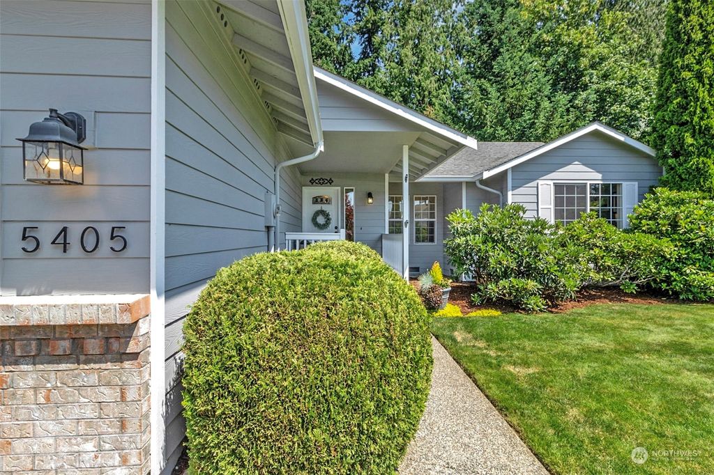 Photo of 5405 114th Place NE, Marysville, WA 98271 (MLS # 2131149)