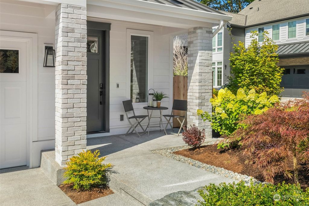 Photo of 7698 NE 165th Place, Kenmore, WA 98028 (MLS # 2035885)