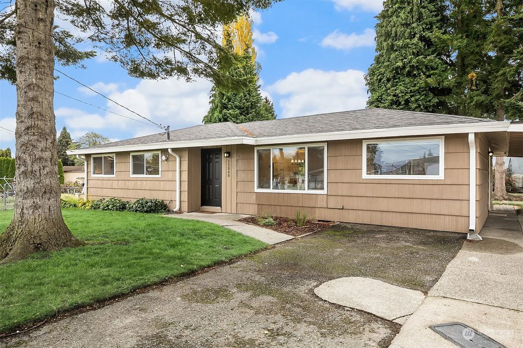 Photo of 15868 118th Avenue SE, Renton, WA 98058 (MLS # 2014141)
