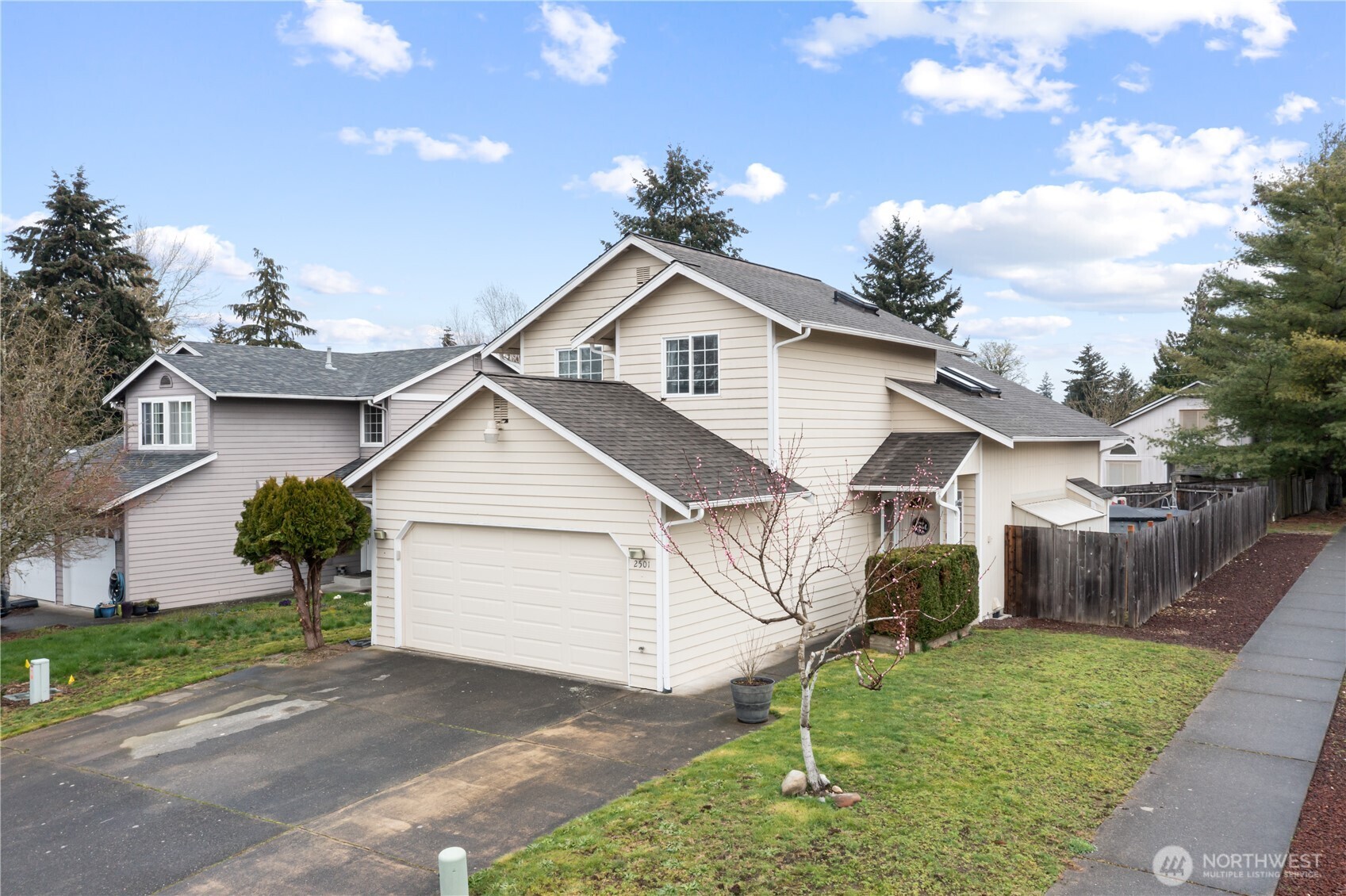 2501 56th Avenue NE