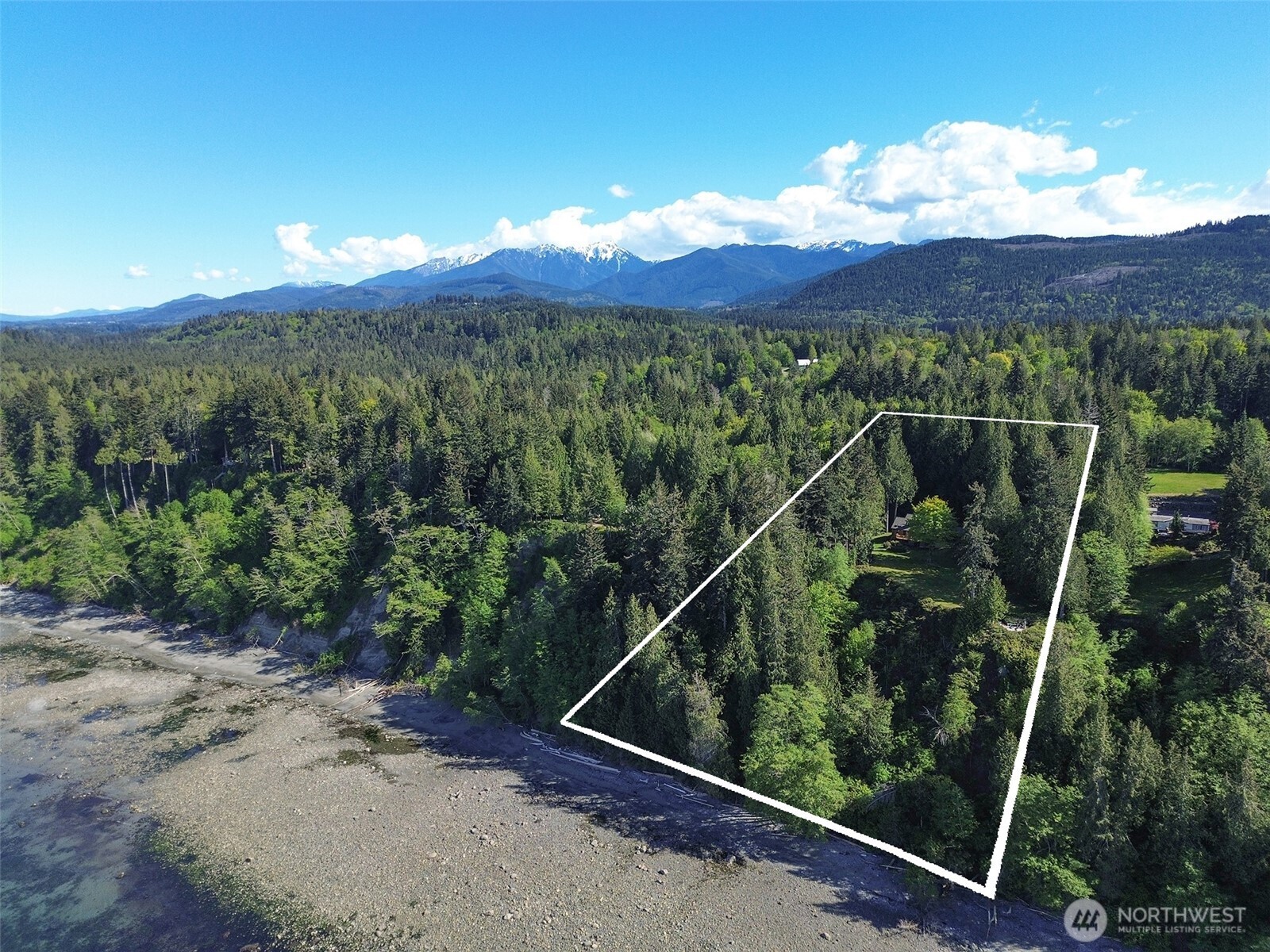 1064 Freshwater Park