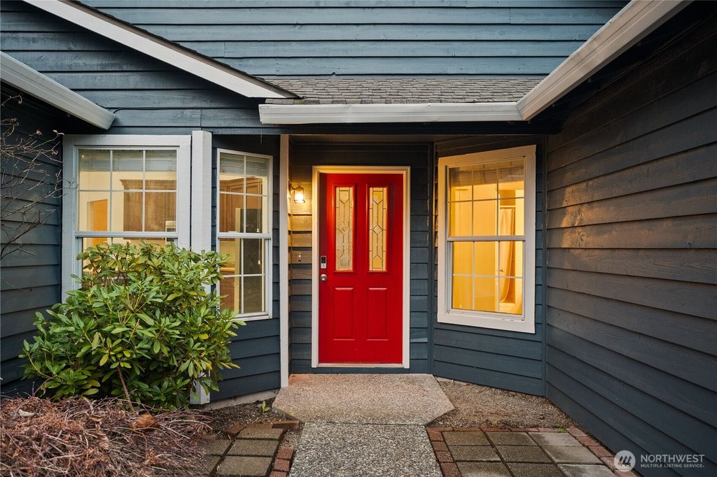 Photo of 13631 55th Drive SE, Everett, WA 98208 (MLS # 2475311)