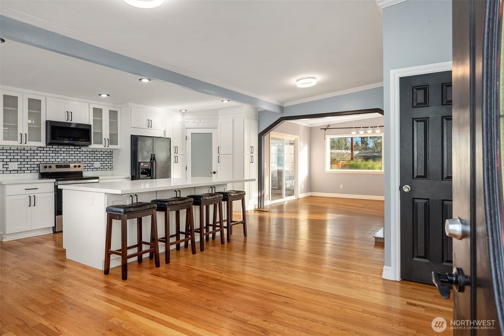 Photo of 15411 SE 8th Street, Bellevue, WA 98007 (MLS # 2478696)