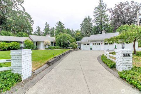 Photo of 10415 Brook Lane SW, Lakewood, WA 98499 (MLS # 2547085)