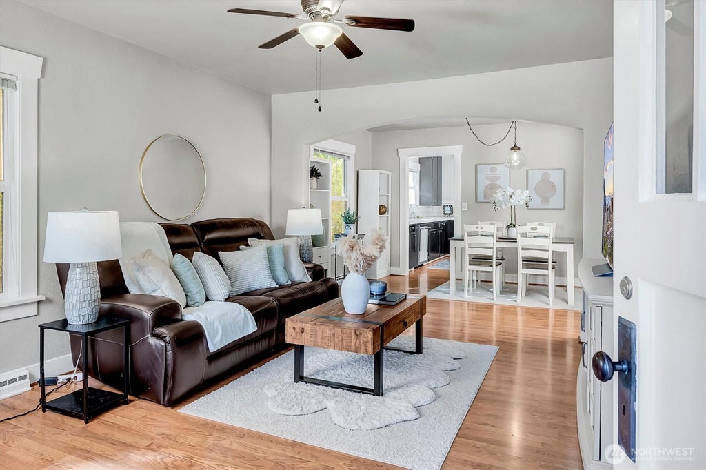 Photo of 39801 SE Walnut Street, Snoqualmie, WA 98065 (MLS # 2547054)