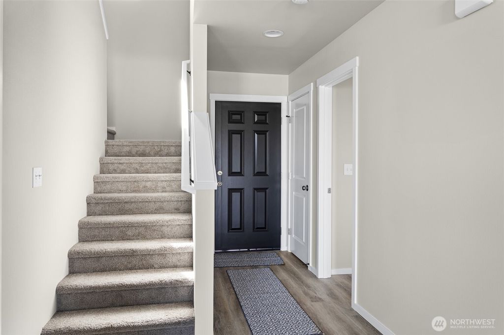 Photo of 435 Pear Drive, Tieton, WA 98947 (MLS # 2442203)