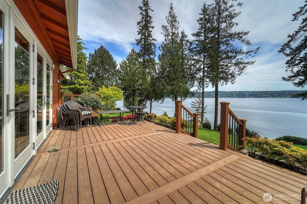 Photo of 5691 Seabreeze Lane SE, Port Orchard, WA 98367 (MLS # 2516509)