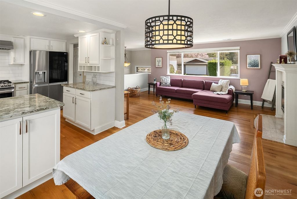 Photo of 19043 86th Avenue NE, Bothell, WA 98011 (MLS # 2341408)