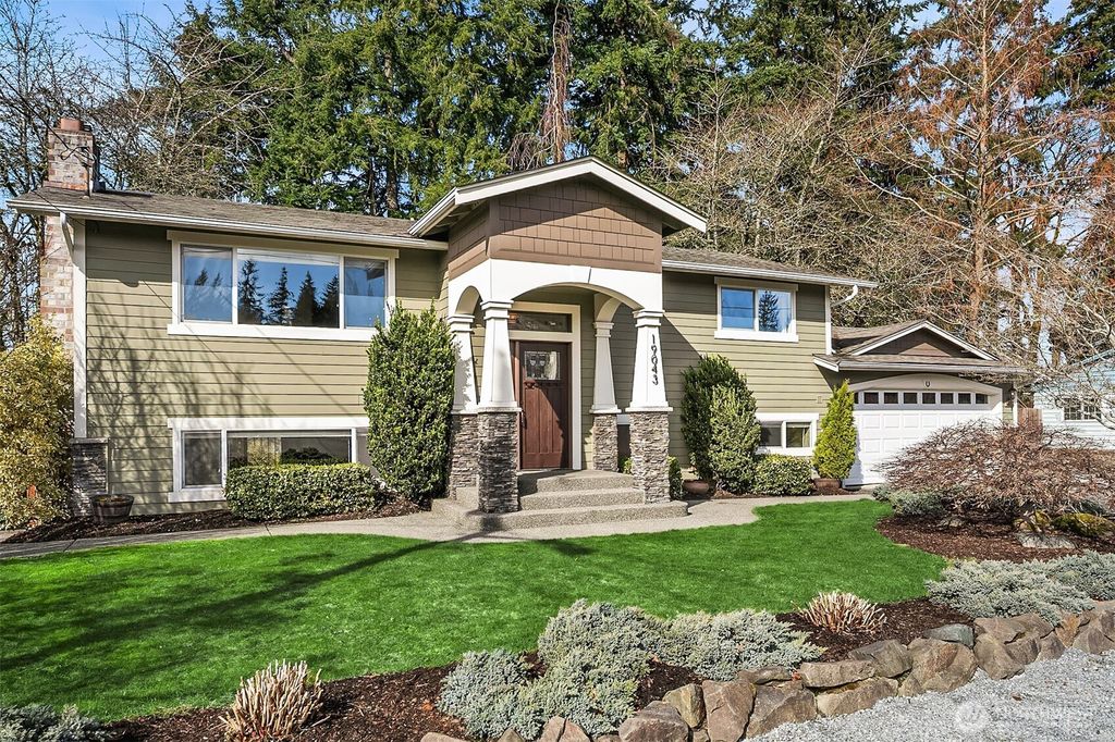 Photo of 19043 86th Avenue NE, Bothell, WA 98011 (MLS # 2341408)