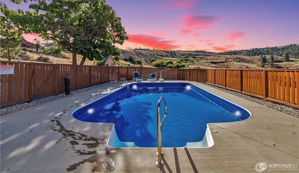 Photo of 54 Moonlit Lane, Wenatchee, WA 98801 (MLS # 2475263)