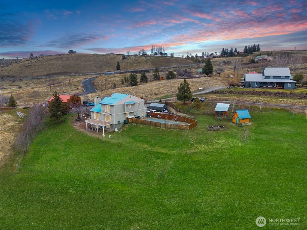 Photo of 54 Moonlit Lane, Wenatchee, WA 98801 (MLS # 2475263)