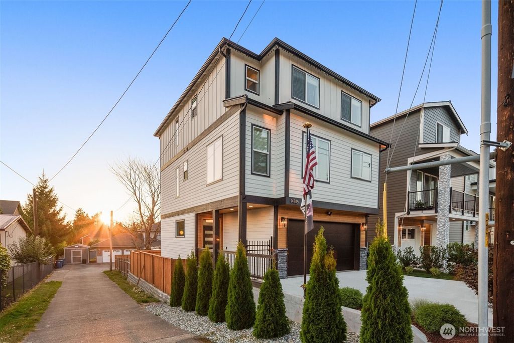 Photo of 14816 40th Avenue W #4, Lynnwood, WA 98087 (MLS # 2469910)