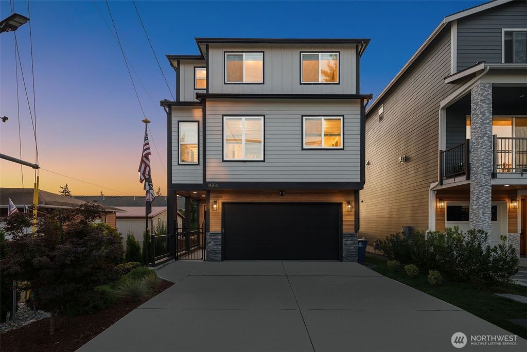 Photo of 14816 40th Avenue W #4, Lynnwood, WA 98087 (MLS # 2469910)