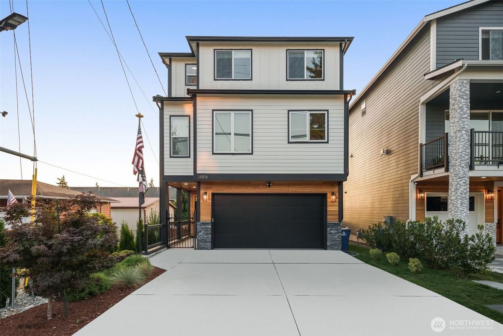 Photo of 14816 40th Avenue W #4, Lynnwood, WA 98087 (MLS # 2469910)