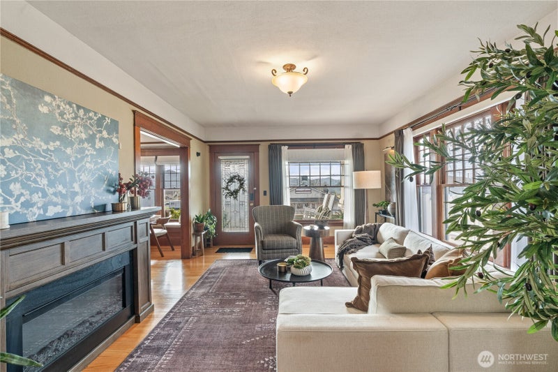 318 W Marcy Avenue