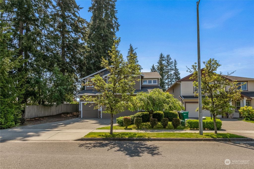Photo of 2320 136th Street SE, Mill Creek, WA 98012 (MLS # 2074695)