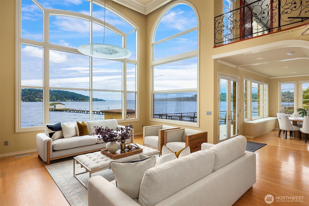 Photo of 4701 NE Shore Place, Lake Forest Park, WA 98155 (MLS # 2443530)