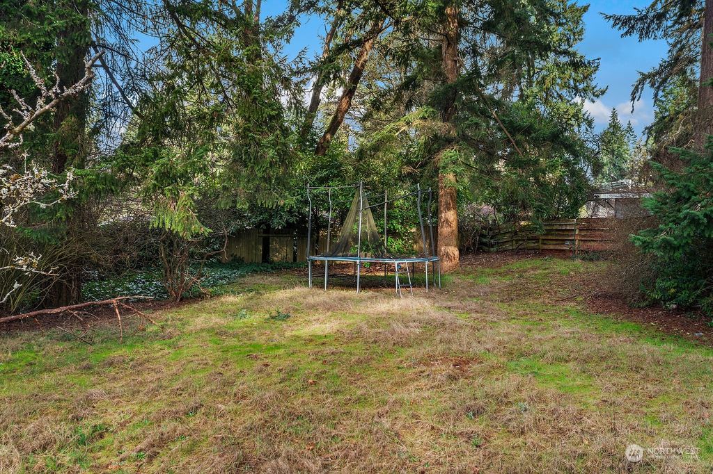 Photo of 14948 SE 43rd Street, Bellevue, WA 98006 (MLS # 2195340)