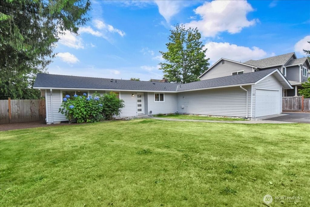 Photo of 15628 2nd Place W, Lynnwood, WA 98087 (MLS # 2403792)