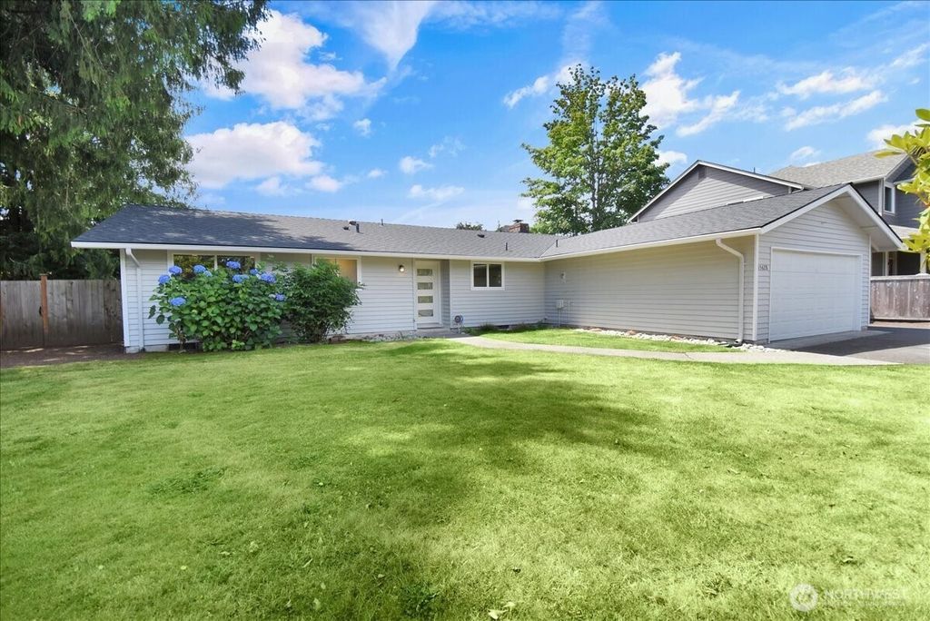 Photo of 15628 2nd Place W, Lynnwood, WA 98087 (MLS # 2403792)