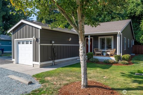 Photo of 449 Oak Hill Lane, Burlington, WA 98233 (MLS # 2433116)